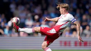 Stevenage hold on to win five-goal thriller against Leyton Orient