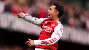 Sunday’s briefing: Arsenal climb to top as attention turns to Manchester derby