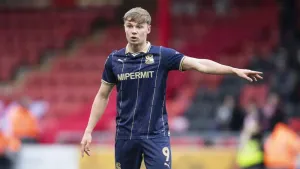 Swindon sweep aside Barrow to make it five wins in six