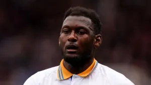 Ten-man Eastleigh hold Wealdstone