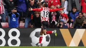 Wilson Isidor earns 10-man Sunderland a point against Aston Villa