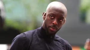 Yoane Wissa to see specialist over knee injury