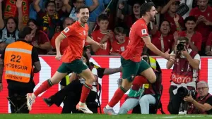 Battling Ireland suffer stoppage-time heartbreak as Ruben Neves rescues Portugal
