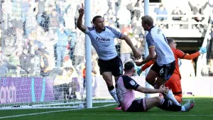Carlton Morris strike guides Derby to victory over QPR
