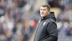 Chris Davies and Sergej Jakirovic swap insults as fracas overshadows Hull win