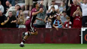 Derek McInnes wins on return to Kilmarnock as Hearts move five points clear