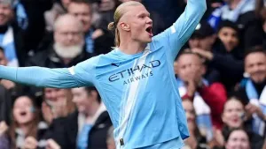 Erling Haaland scores twice as Manchester City beat Everton