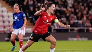 Maya Le Tissier penalty enough to get Manchester United off to winning start