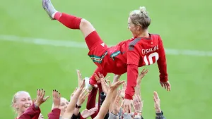 Wales beaten by Australia in Jess Fishlock’s final international appearance