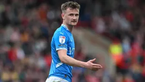 Callum Connolly rescues Stockport a point against Barnsley