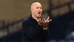 Jens Berthel Askou thrilled with clean sheet as Motherwell beat 10-man Hibernian