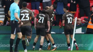 Joe Gelhardt’s stoppage-time strike snatches Hull victory at Stoke