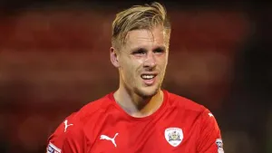 Marc Roberts strikes late as Barnsley avoid York upset