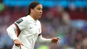 Sam Kerr marks return to Chelsea starting XI in style