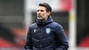Danny Cowley ‘disillusioned’ with officials as Colchester held at Crawley