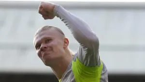 Erling Haaland scores twice as Manchester City close within two of Arsenal