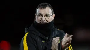 Gary Bowyer keeps quiet over penalty decision after Burton draw with Wycombe