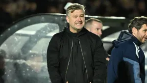 Karl Robinson wants Salford’s owners to complain about refereeing standards