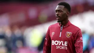 Soungoutou Magassa earns West Ham draw at Manchester United