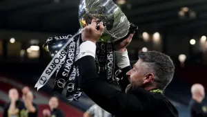 St Mirren boss Stephen Robinson wants others to take limelight after cup glory