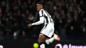 St Mirren snatch late point in six-goal thriller at Aberdeen