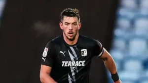 Tranmere stun 10-man Barrow with 3-0 away win