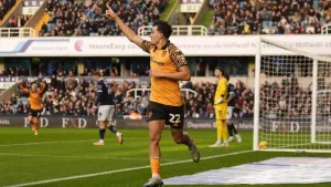 Hull boost play-off bid with victory at Southampton