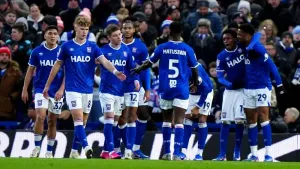 Ipswich move into automatic promotion places with home victory against Oxford
