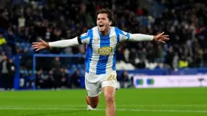 Lincoln fight back to claim draw against Huddersfield