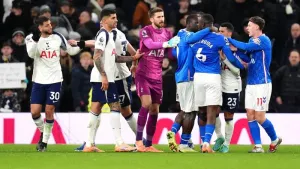 Tottenham booed off after Sunderland draw as pressure mounts on Thomas Frank