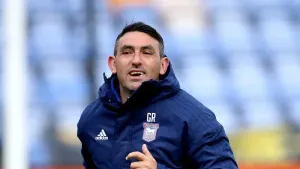 Gary Roberts hails Chesterfield’s good away form after win at Bristol Rovers