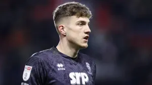 Newport and Grimsby miss penalties in goalless draw