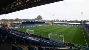 Ten-man Stockport held to goalless stalemate by lowly Leyton Orient
